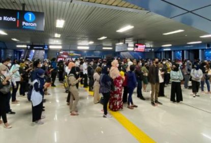 Pengguna KRL Meningkat di Masa Natal dan Tahun Baru, KAI Commuter Ajak Warga Rencanakan Perjalanan