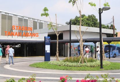 Petugas KAI Commuter Stasiun Tanah Abang, Bantu Proses Persalinan Di Pos Kesehatan Stasiun 
