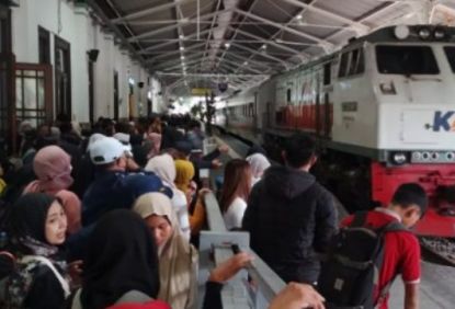 Diprediksi Pengguna Naik 5%, KAI Commuter Operasikan 51 Perjalanan Commuter Line di Wilayah 8 Surabaya