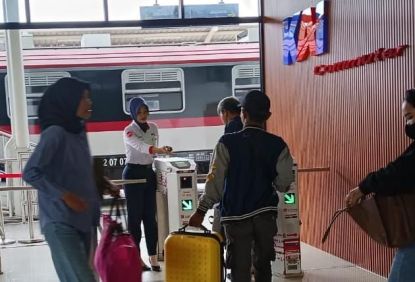 Terus Tunjukkan Pertumbuhan Pengguna KAI Commuter Area VI Yogyakarta Targetkan Layani 9,8 Juta Pengguna Commuter Line Tahun Ini - Ditopang peningkatan pelayanan hingga fasilitas di stasiun
