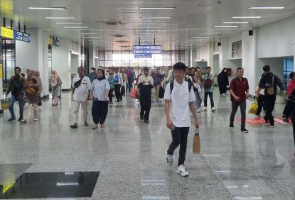 Andil Stasiun di Kawasan Pusat Bisnis dan Perkantoran - Memasuki Hari Kerja, Commuter Line Layani 414 Ribu Lebih Pengguna Hingga Pukul 13.00 WIB