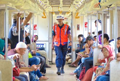 PT KCI Menyesalkan Aksi Vandalisme Terhadap KRL