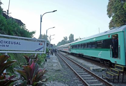 KAI Commuter: Volume Pengguna Kereta Petani dan Pedagang Meningkat di Hari Kedua